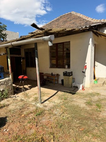 Eladó családi ház, Szárligeten 32 M Ft, 3 szobás
