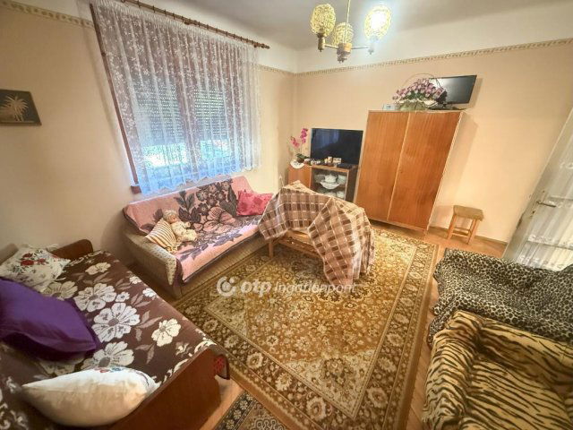 Eladó családi ház, Tiszakécskén 32.9 M Ft, 2 szobás