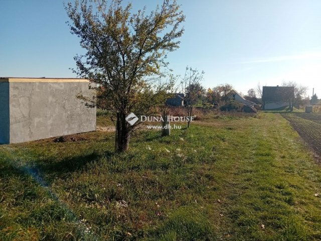Eladó telek, Polgárdin 3.8 M Ft / költözzbe.hu