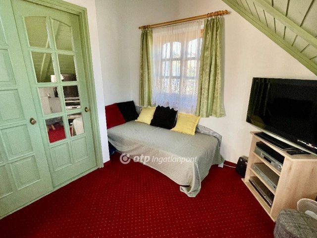 Eladó családi ház, Pencen 119 M Ft, 4+2 szobás