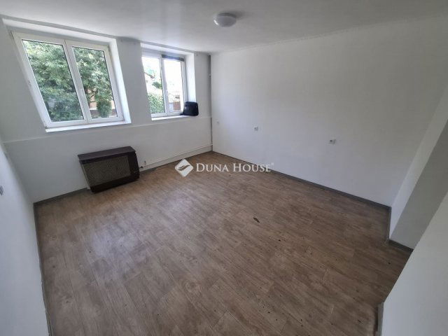 Eladó családi ház, Kiskunfélegyházán 35.9 M Ft, 4 szobás