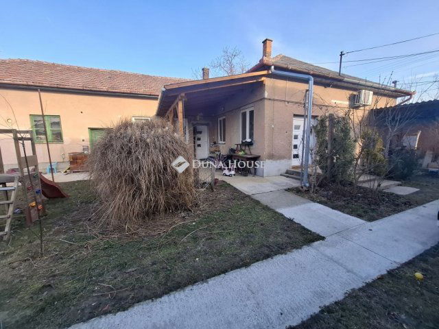 Eladó családi ház, Kiskunfélegyházán 48 M Ft, 3+1 szobás