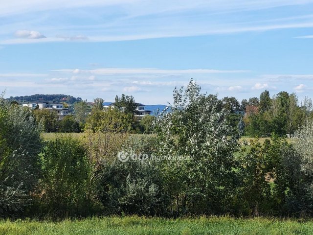 Eladó téglalakás, Szántódon 92.9 M Ft, 3 szobás