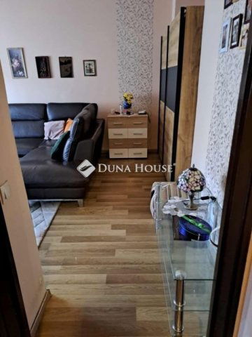 Eladó téglalakás, Debrecenben 59.9 M Ft, 1 szobás