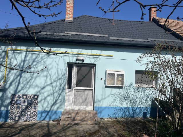 Eladó családi ház, Hévízen 34.9 M Ft, 2 szobás