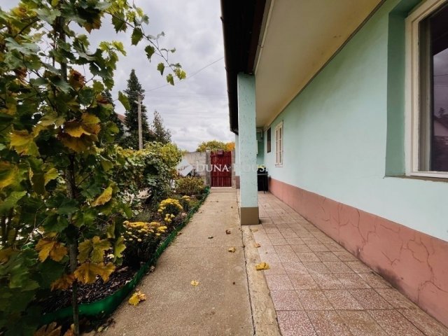Eladó családi ház, Tápiószecsőn 25.9 M Ft, 2 szobás