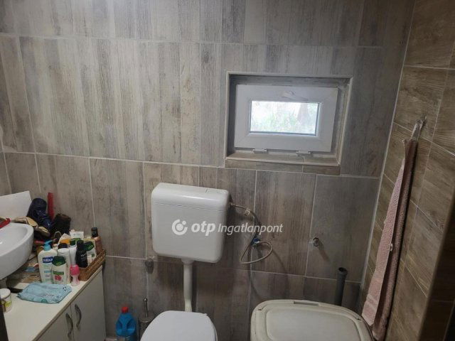 Eladó családi ház, Jászfényszarun 16.7 M Ft, 2 szobás