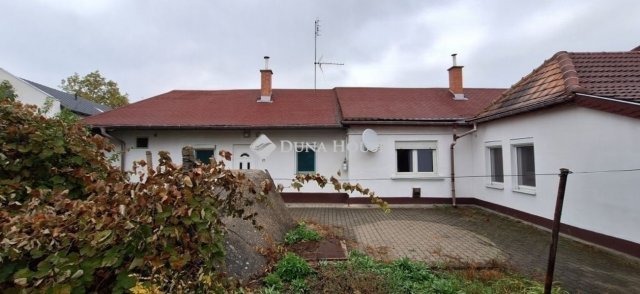Eladó családi ház, Gödöllőn 79.9 M Ft, 4 szobás