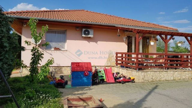 Eladó családi ház, Üllőn 149 M Ft, 4 szobás