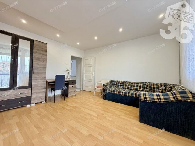 Kiadó panellakás, albérlet, Kecskeméten 200 E Ft / hó, 3 szobás