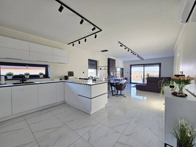 Eladó családi ház, Birjánon 124.9 M Ft, 4 szobás