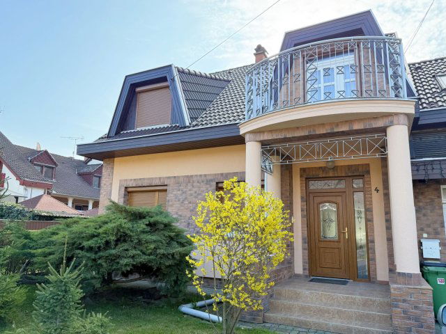 Eladó sorház, Hajdúszoboszlón 93.9 M Ft, 4 szobás