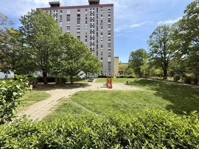 Eladó panellakás, Pécsett, Aidinger János úton 54.9 M Ft