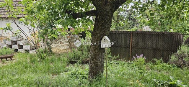 Eladó családi ház, Budakeszin 49.9 M Ft, 1 szobás