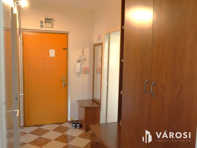 Eladó panellakás, Győrött 49.99 M Ft, 2 szobás