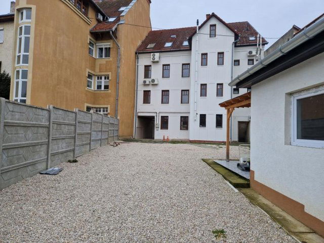 Eladó ipari ingatlan, Kaposváron, Zárda utcában 162 M Ft