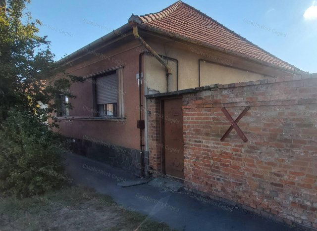 Eladó családi ház, Cegléden 44.9 M Ft, 2 szobás