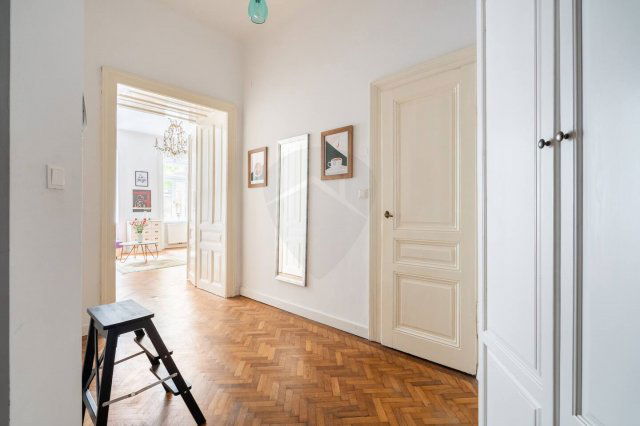Eladó téglalakás, Budapesten, V. kerületben 162.9 M Ft, 4 szobás