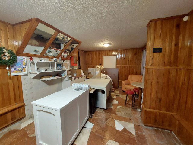 Eladó családi ház, Táton 74.9 M Ft, 4 szobás