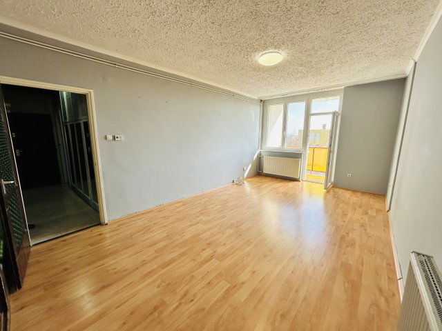 Eladó téglalakás, Keszthelyen 39.999 M Ft, 2 szobás