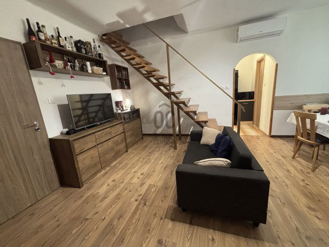 Eladó ikerház, Debrecenben 99.99 M Ft, 5 szobás