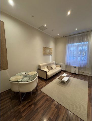 Kiadó téglalakás, albérlet, I. kerületben, Attila úton