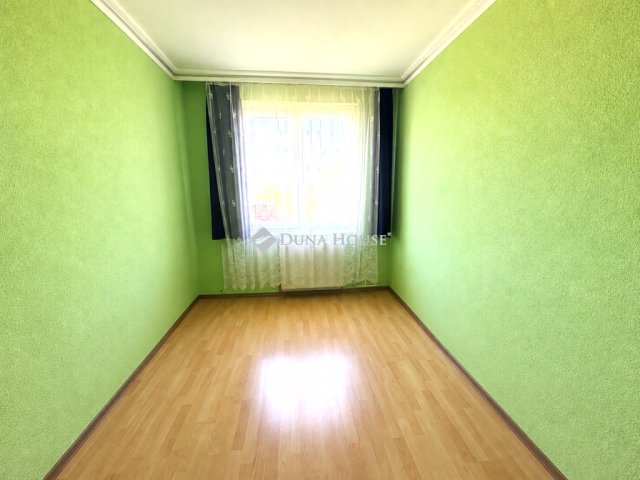 Eladó panellakás, Nyíregyházán 48 M Ft, 3+1 szobás