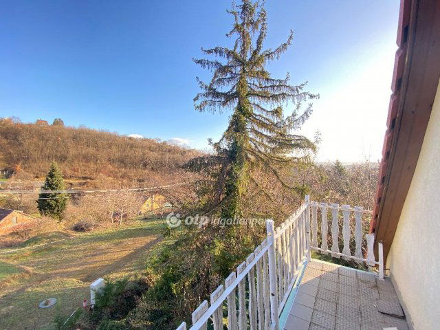 Eladó családi ház, Pécsett 79.901 M Ft, 5 szobás