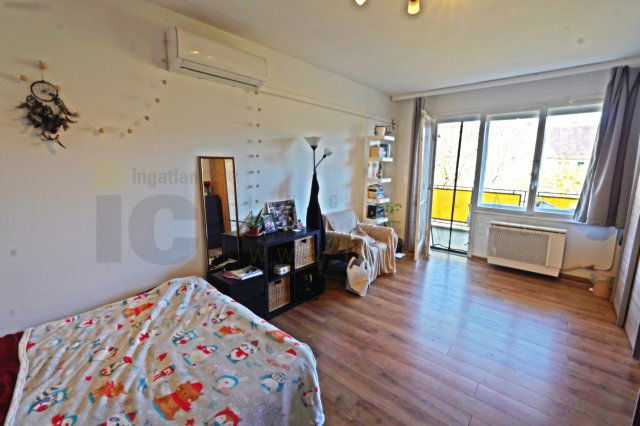 Eladó téglalakás, Szegeden 63 M Ft, 2 szobás