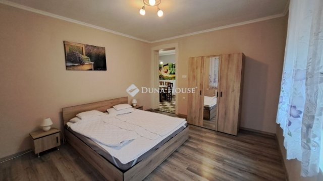 Eladó családi ház, Villányban 46 M Ft, 3 szobás