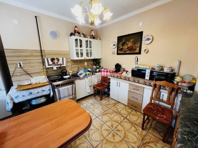 Eladó családi ház, Tápiószecsőn 89.9 M Ft, 6 szobás
