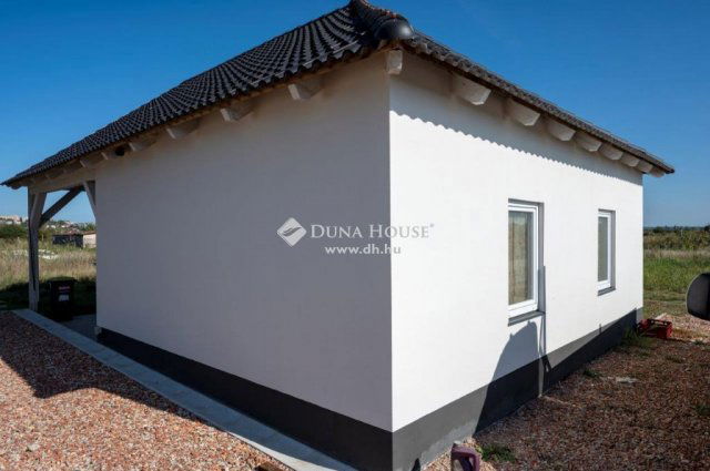 Eladó családi ház, Pomázon 199.9 M Ft, 5 szobás