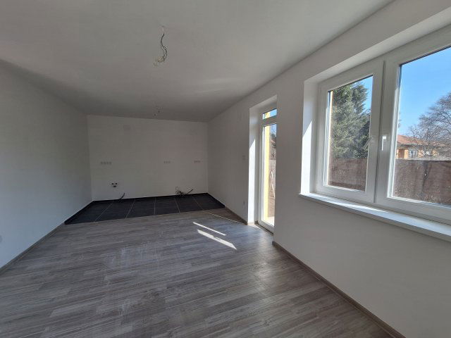 Eladó sorház, Szolnokon 72.9 M Ft, 4 szobás