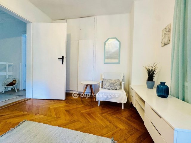 Eladó családi ház, Balatonalmádiban 99.9 M Ft, 4+1 szobás