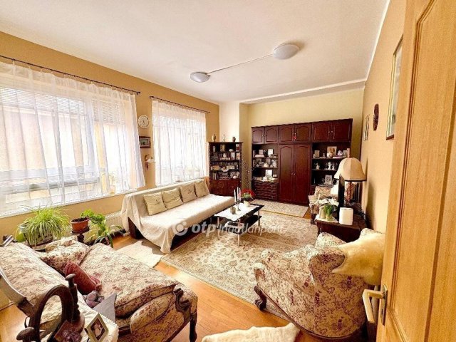 Eladó téglalakás, Győrött 41.5 M Ft, 2 szobás