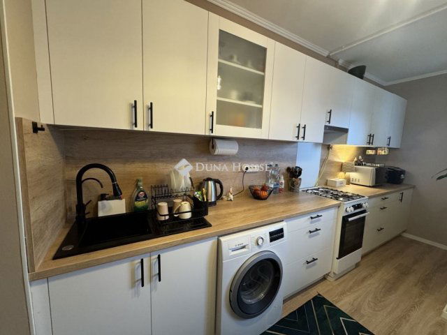 Eladó téglalakás, Gyöngyösön 49.8 M Ft, 2 szobás