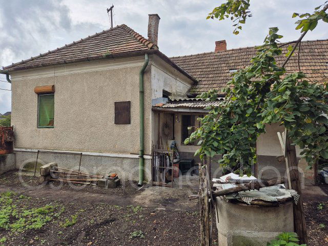 Eladó családi ház, Rábatamásin 19.9 M Ft, 2 szobás