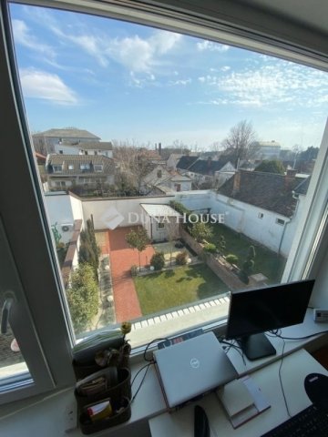 Eladó téglalakás, Debrecenben 54.9 M Ft, 1 szobás