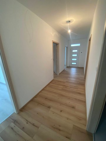 Eladó családi ház, Környén 159.6 M Ft, 5 szobás