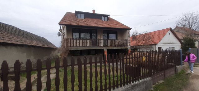 Eladó családi ház, Jobbágyin 27.5 M Ft, 4+2 szobás