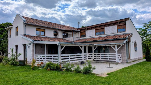 Eladó családi ház, Kecskeméten 185 M Ft, 4 szobás