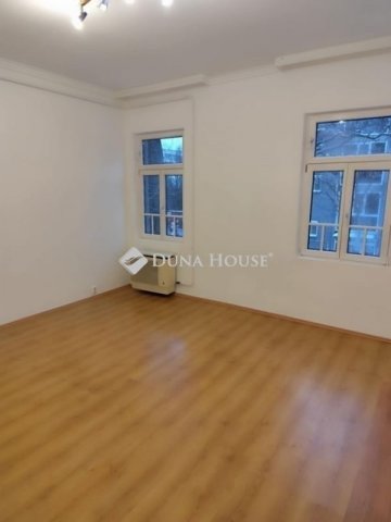 Eladó téglalakás, Budapesten, XIV. kerületben 43.5 M Ft