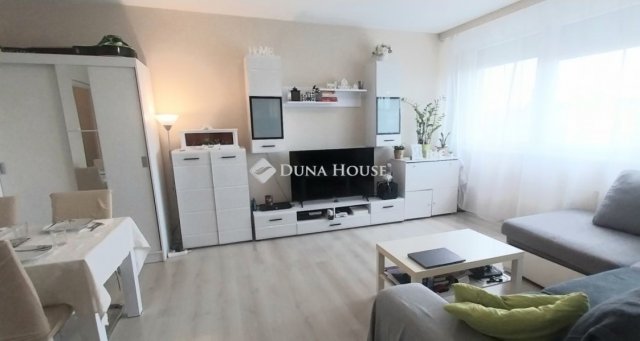 Eladó panellakás, Budapesten, XIV. kerületben 68.9 M Ft