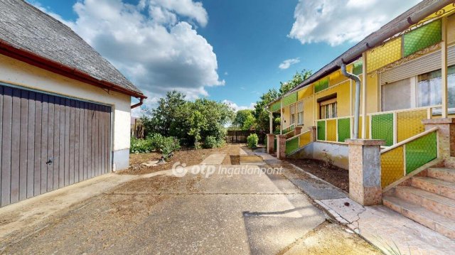 Eladó családi ház, Gemzsén 21 M Ft, 3 szobás