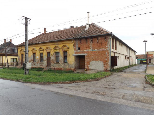 Eladó üzlethelyiség, Mezőberényben 65 M Ft