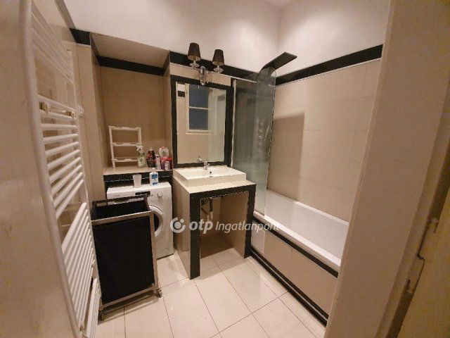 Eladó téglalakás, Budapesten, VI. kerületben 136 M Ft, 5 szobás