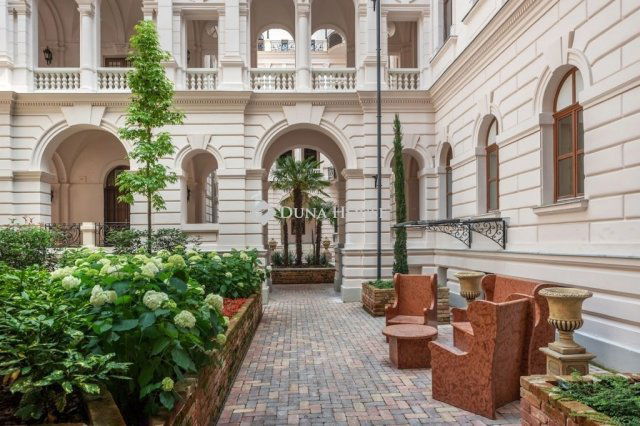 Kiadó téglalakás, albérlet, Budapesten, VI. kerületben