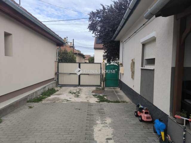 Eladó családi ház, Üllőn 140 M Ft, 6 szobás