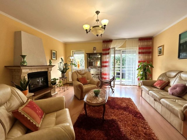 Eladó téglalakás, Érden 96.9 M Ft, 4 szobás