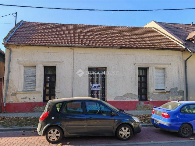 Eladó családi ház, Szolnokon, Batthyány utcában 44.9 M Ft